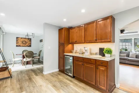 18 Brook Street Derry NH 03038