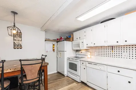 18 Brook Street Derry NH 03038