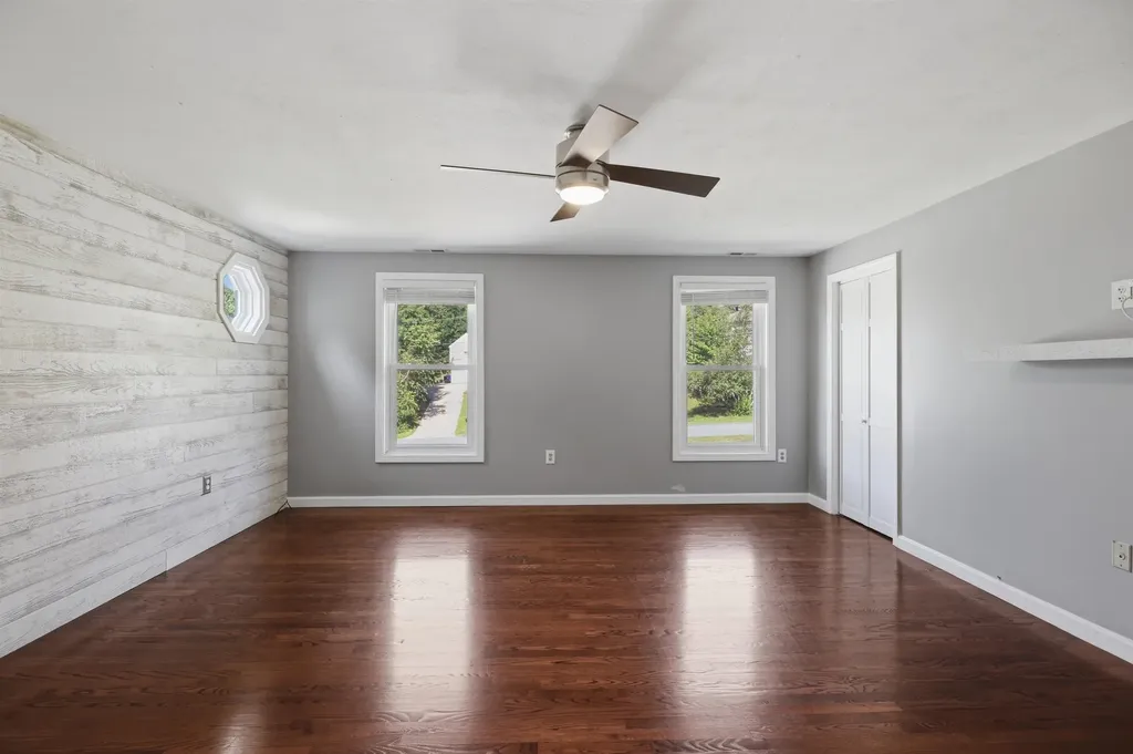 28 Rangers Drive Hudson NH 03051
