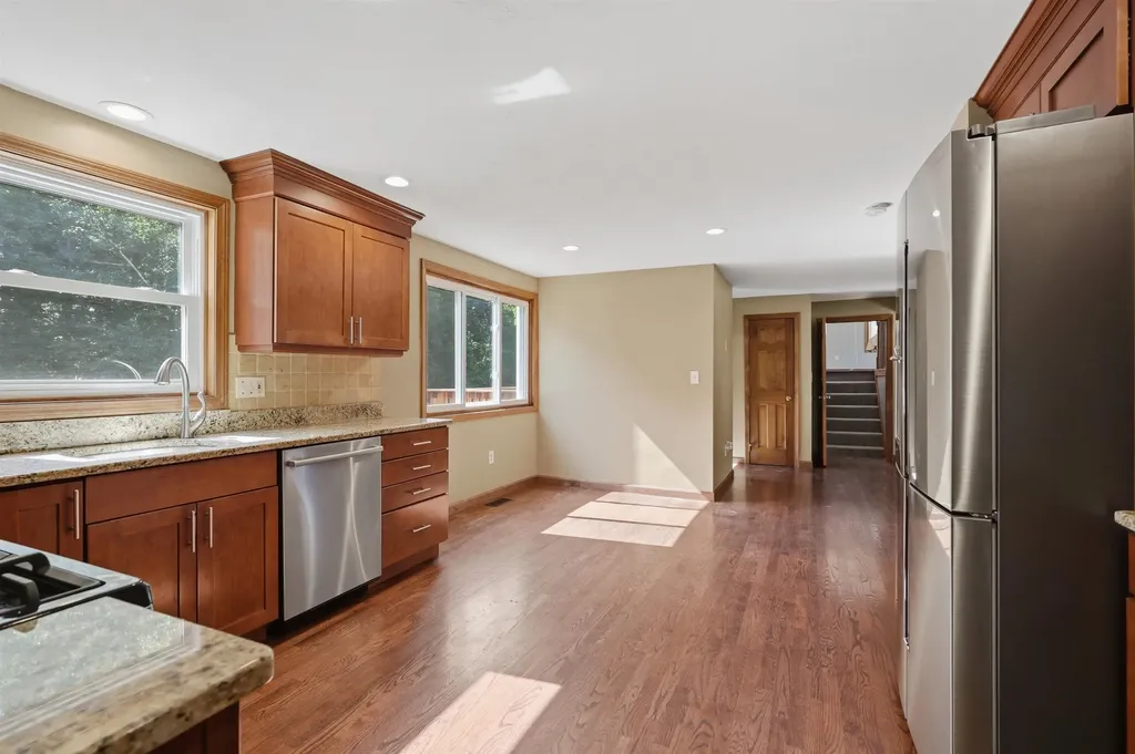 28 Rangers Drive Hudson NH 03051
