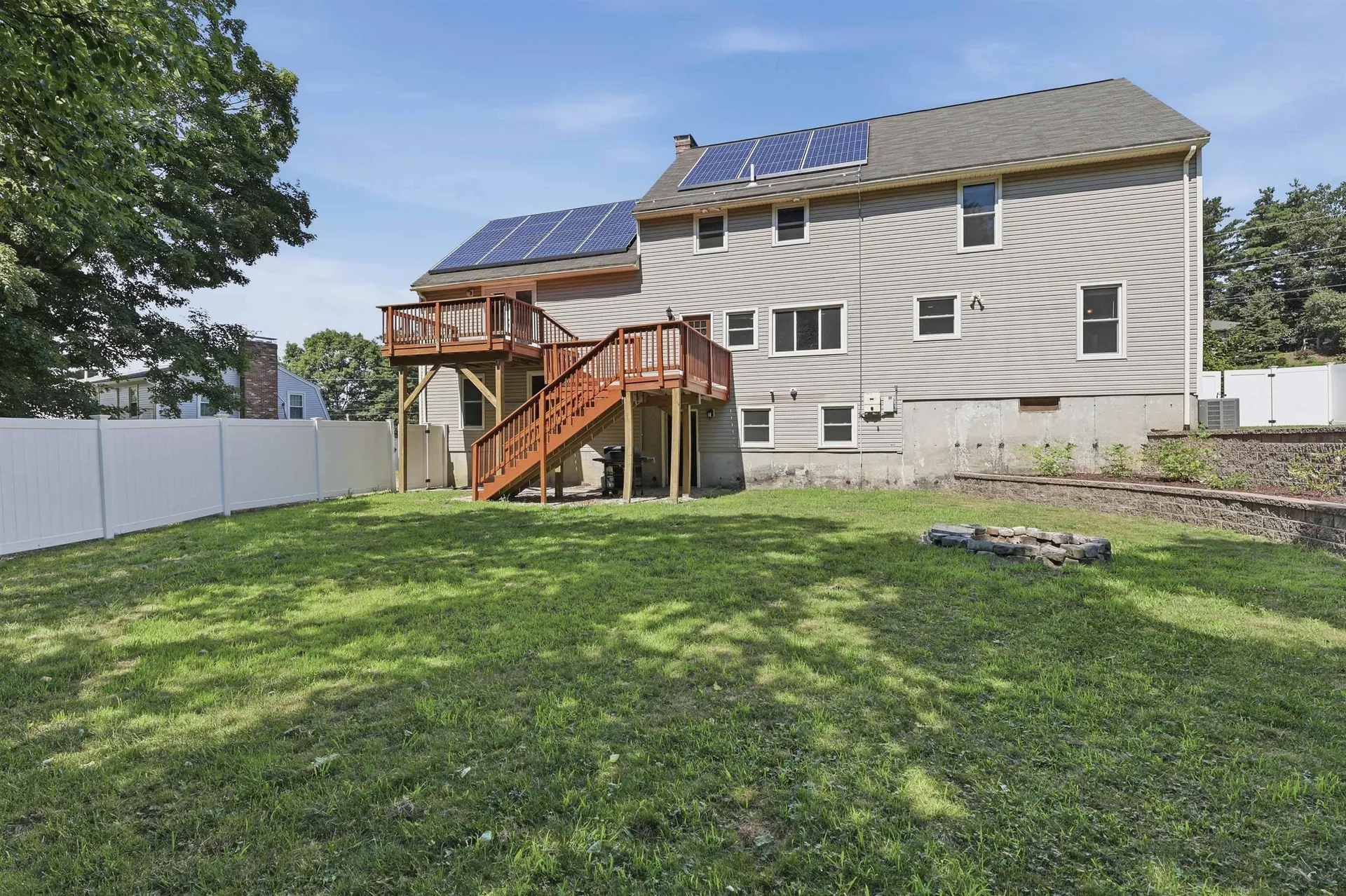 28 Rangers Drive Hudson NH 03051