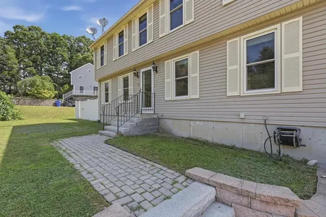 28 Rangers Drive Hudson NH 03051