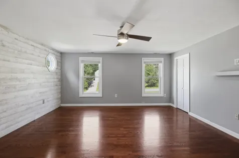 28 Rangers Drive Hudson NH 03051