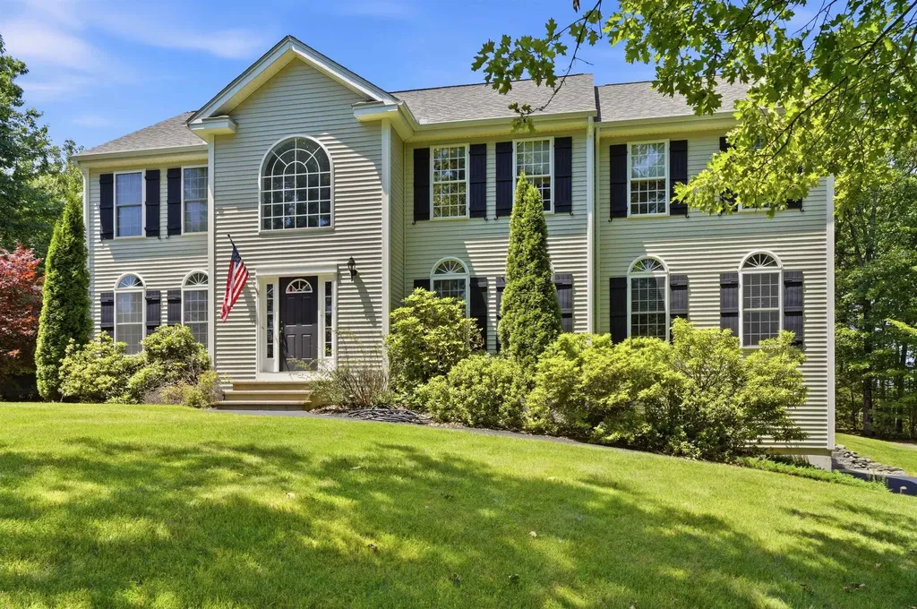 1 Eagle Hill Road Raymond NH 03077