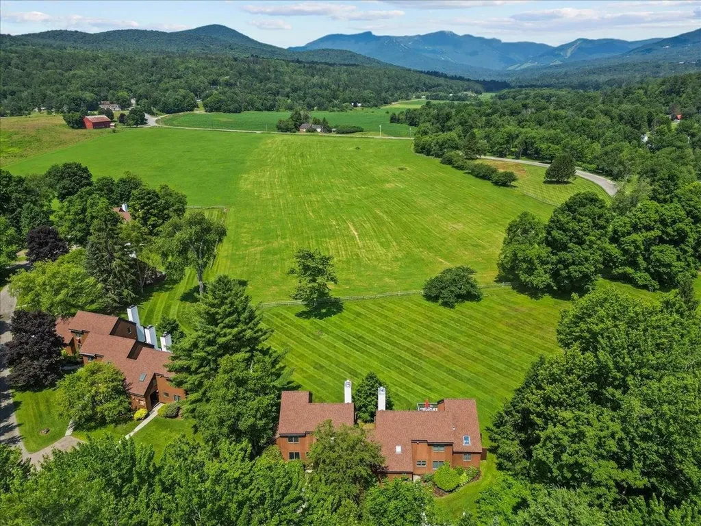 70 Field Road Stowe VT 05672