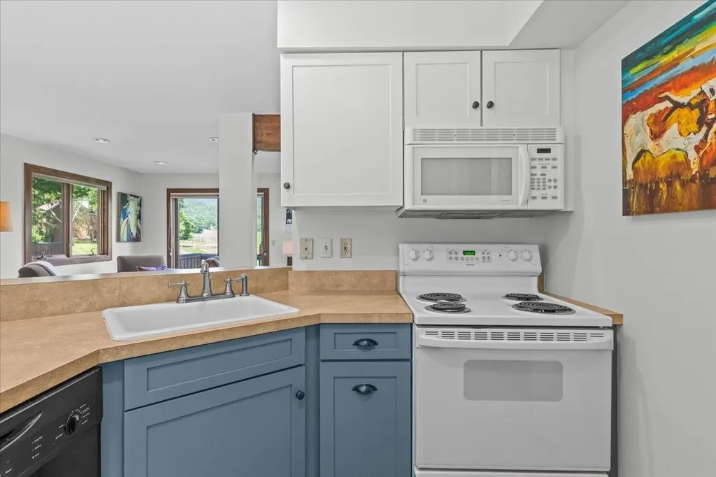 70 Field Road Stowe VT 05672