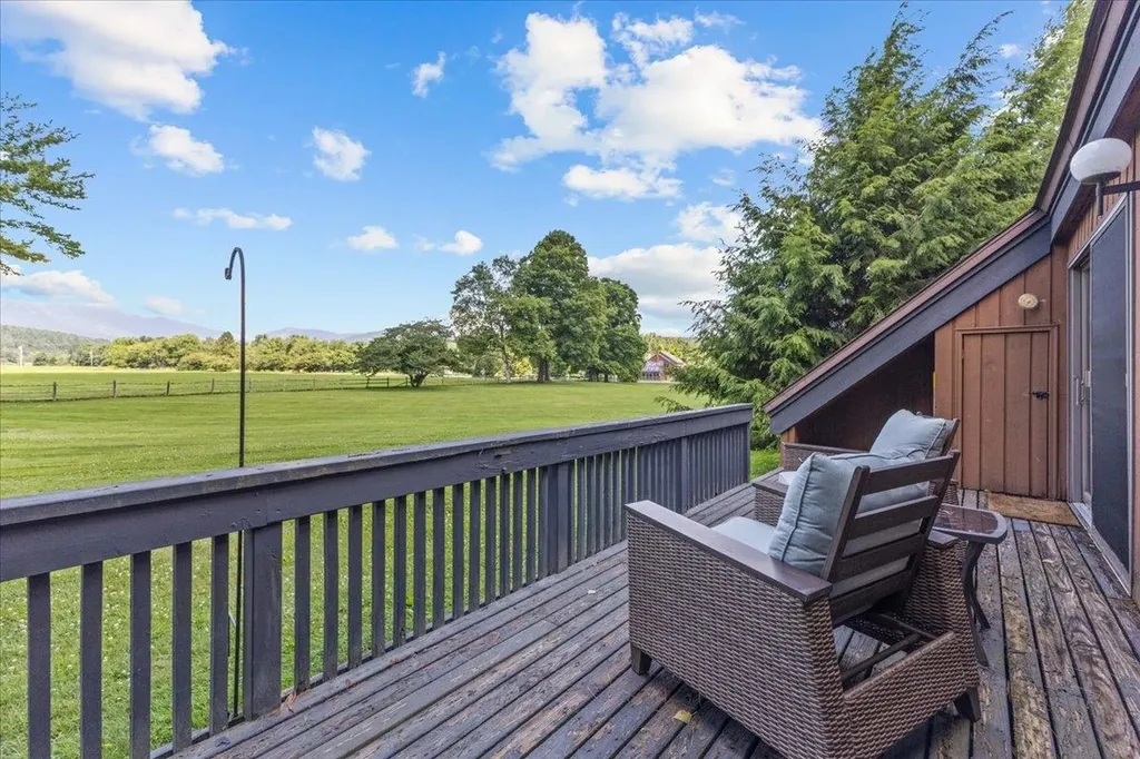 70 Field Road Stowe VT 05672