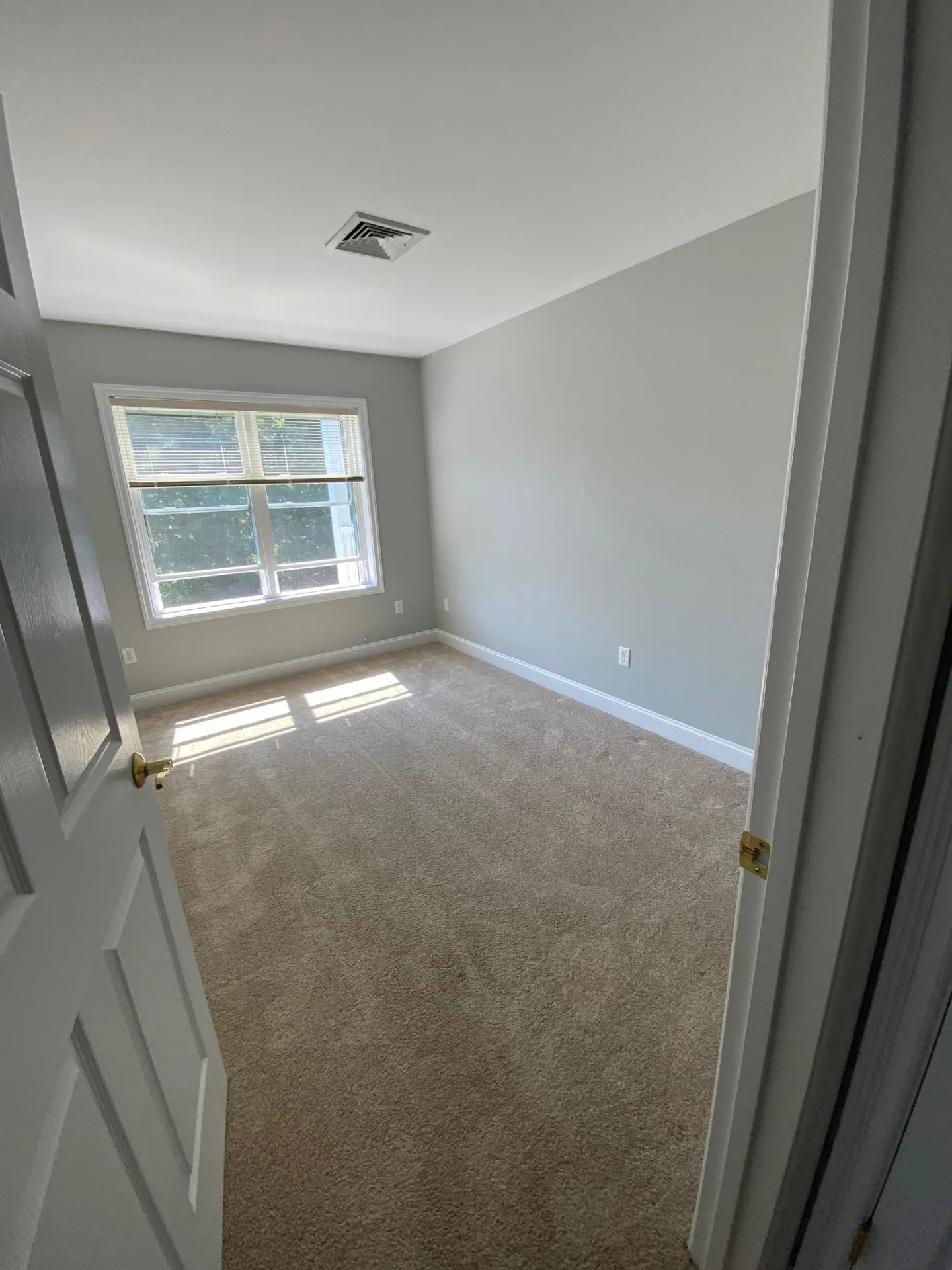 122 Coliseum Avenue Nashua NH 03063