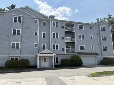122 Coliseum Avenue Nashua NH 03063