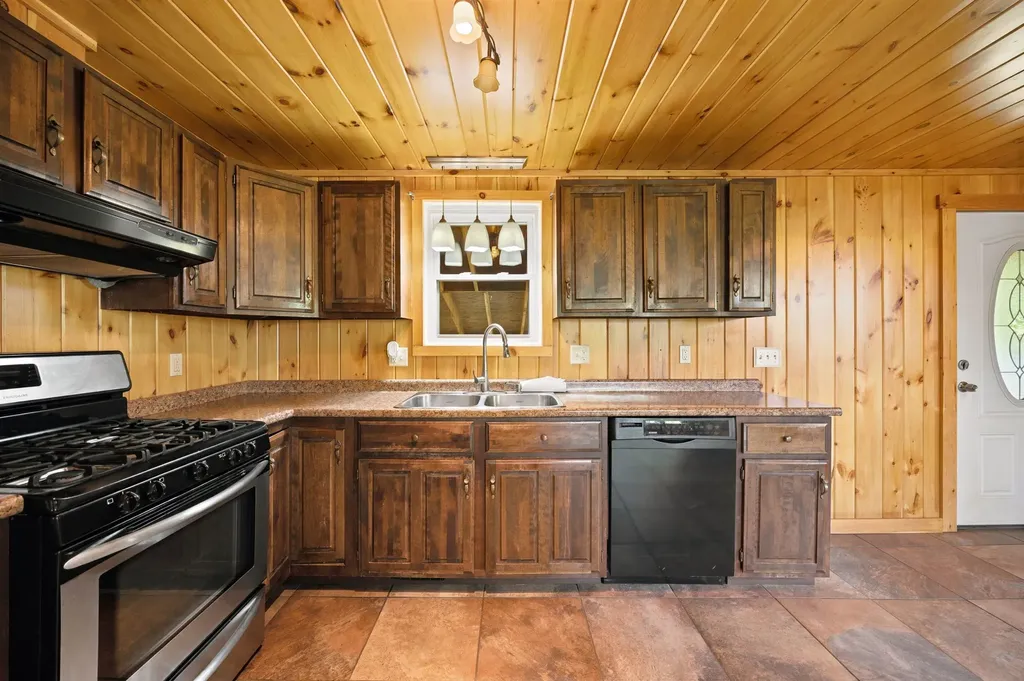 153 Brook Road Sanbornton NH 03269