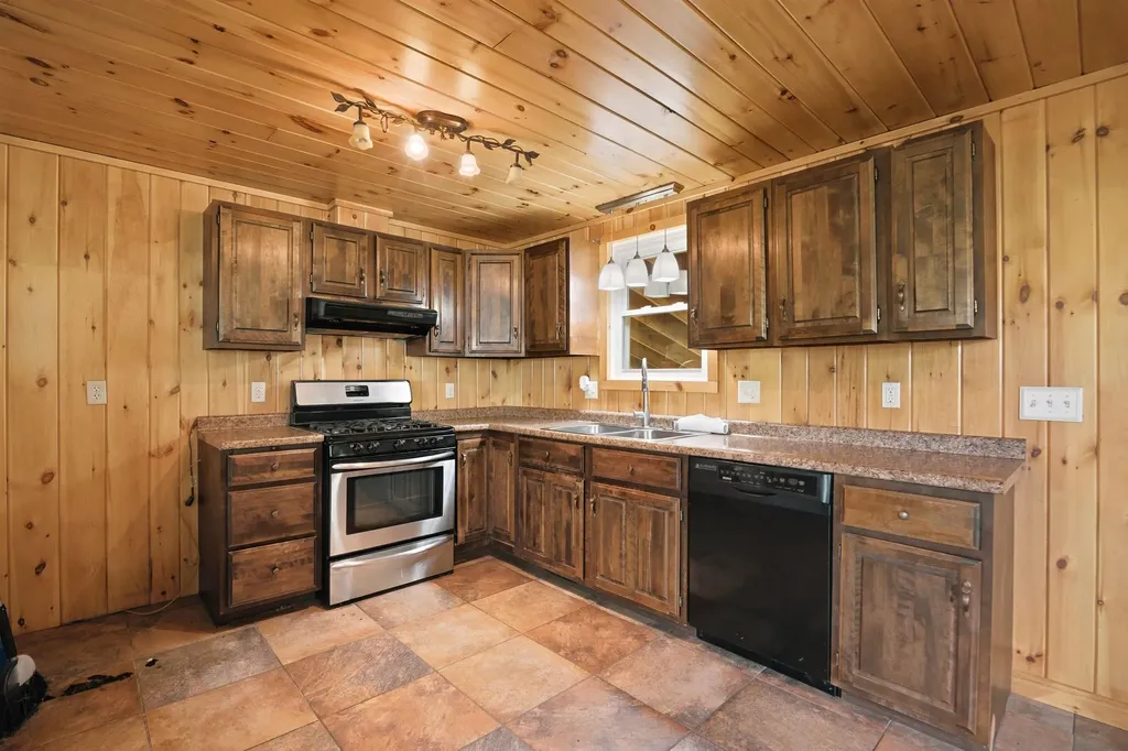 153 Brook Road Sanbornton NH 03269
