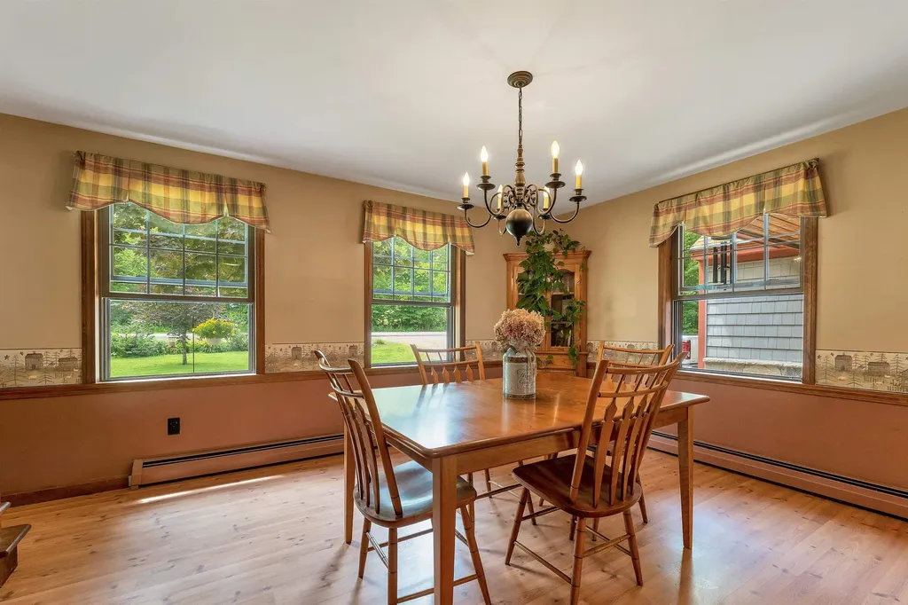 36 Glidden Road Gilford NH 03249
