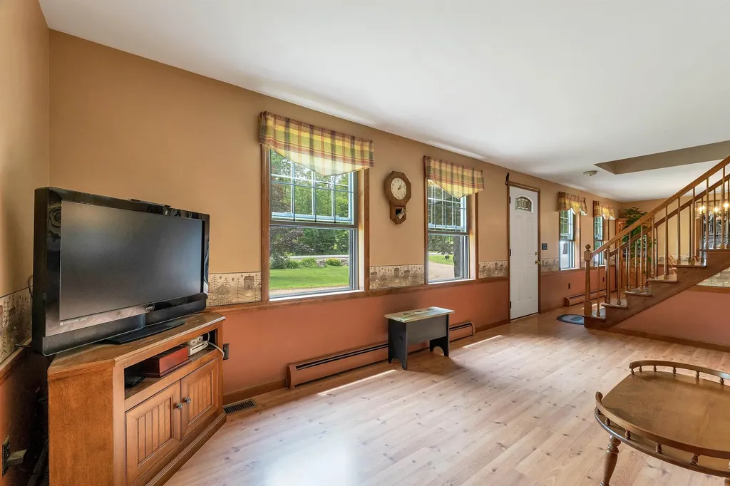 36 Glidden Road Gilford NH 03249