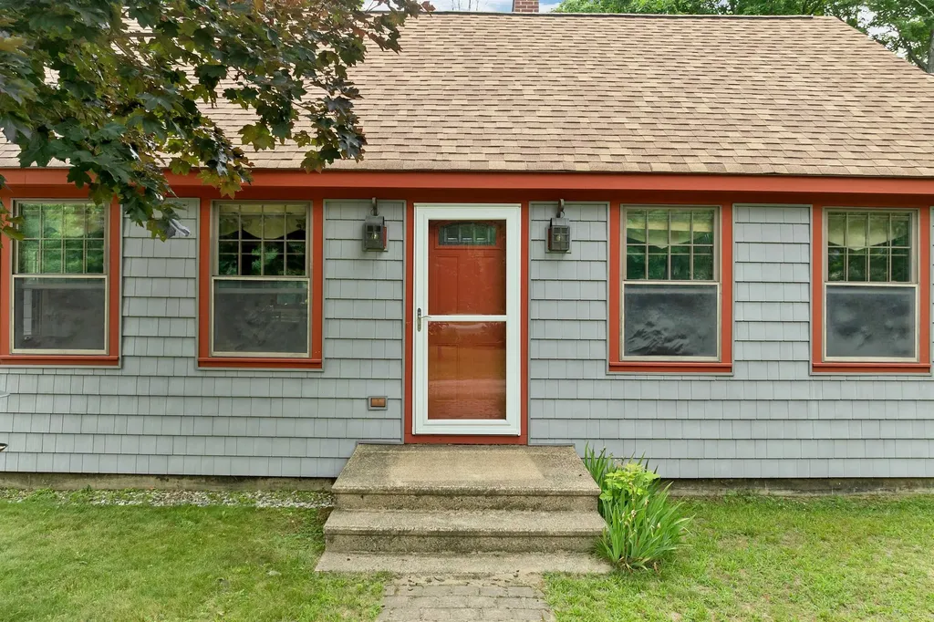 36 Glidden Road Gilford NH 03249