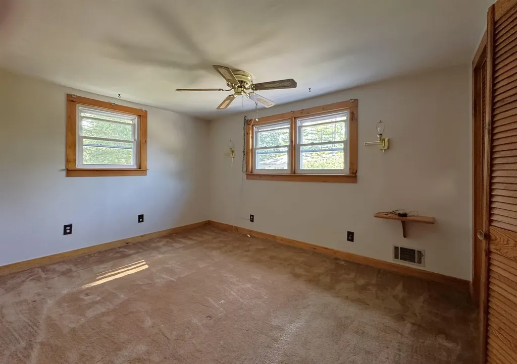 29 Coopers Grove Road Kingston NH 03848