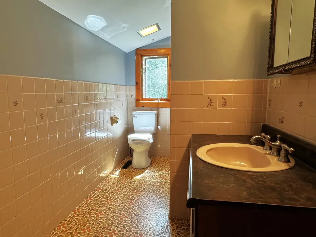 29 Coopers Grove Road Kingston NH 03848
