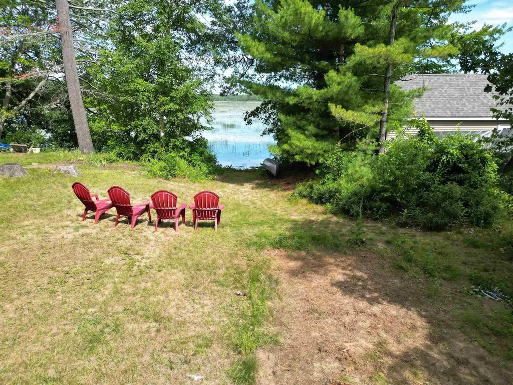 29 Coopers Grove Road Kingston NH 03848