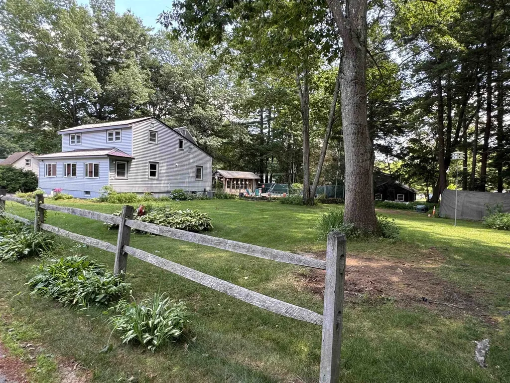 29 Coopers Grove Road Kingston NH 03848