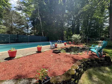 29 Coopers Grove Road Kingston NH 03848