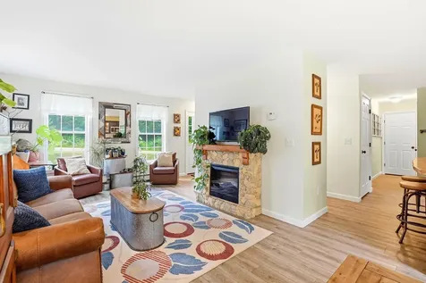9 Pender Road Northwood NH 03261