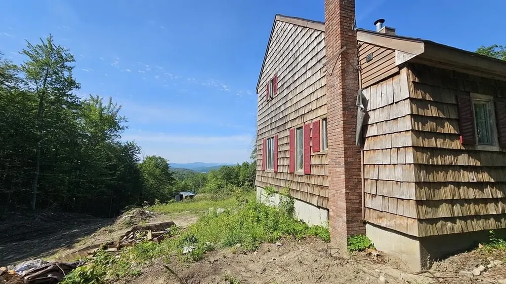 29 Mollie Road Bridgewater NH 03222