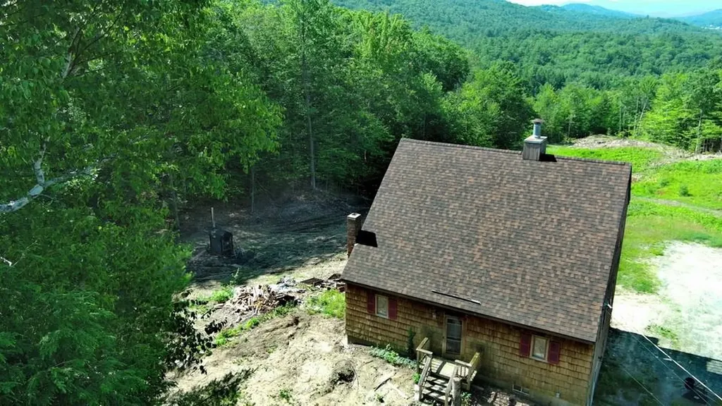 29 Mollie Road Bridgewater NH 03222