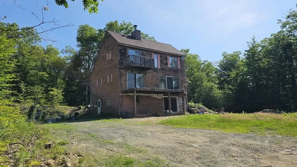29 Mollie Road Bridgewater NH 03222