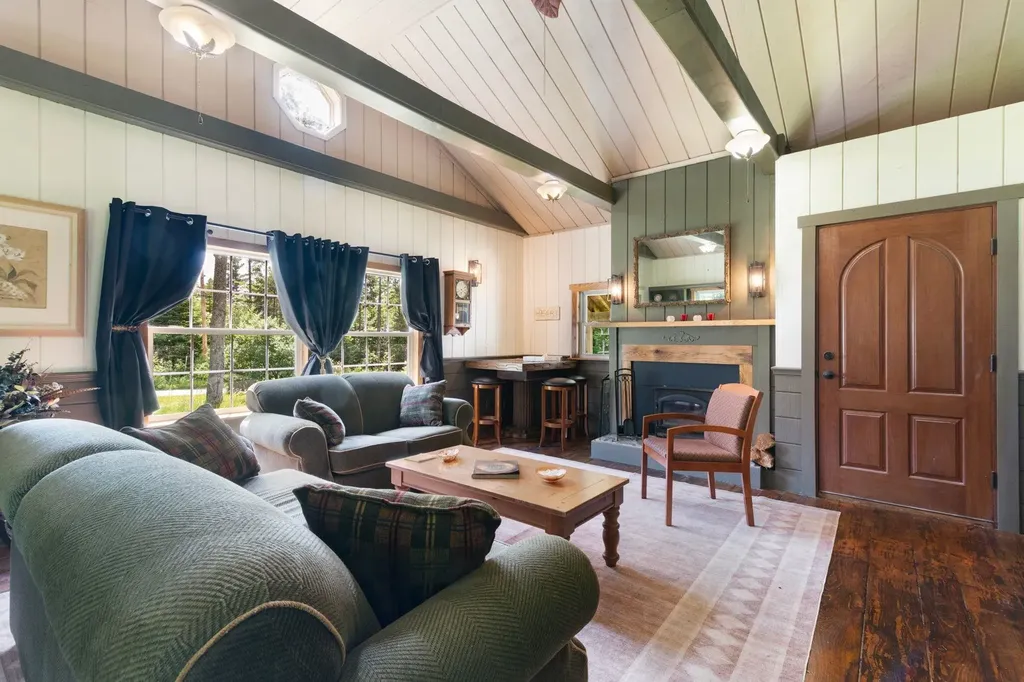 715 Chase Road Windham VT 05359