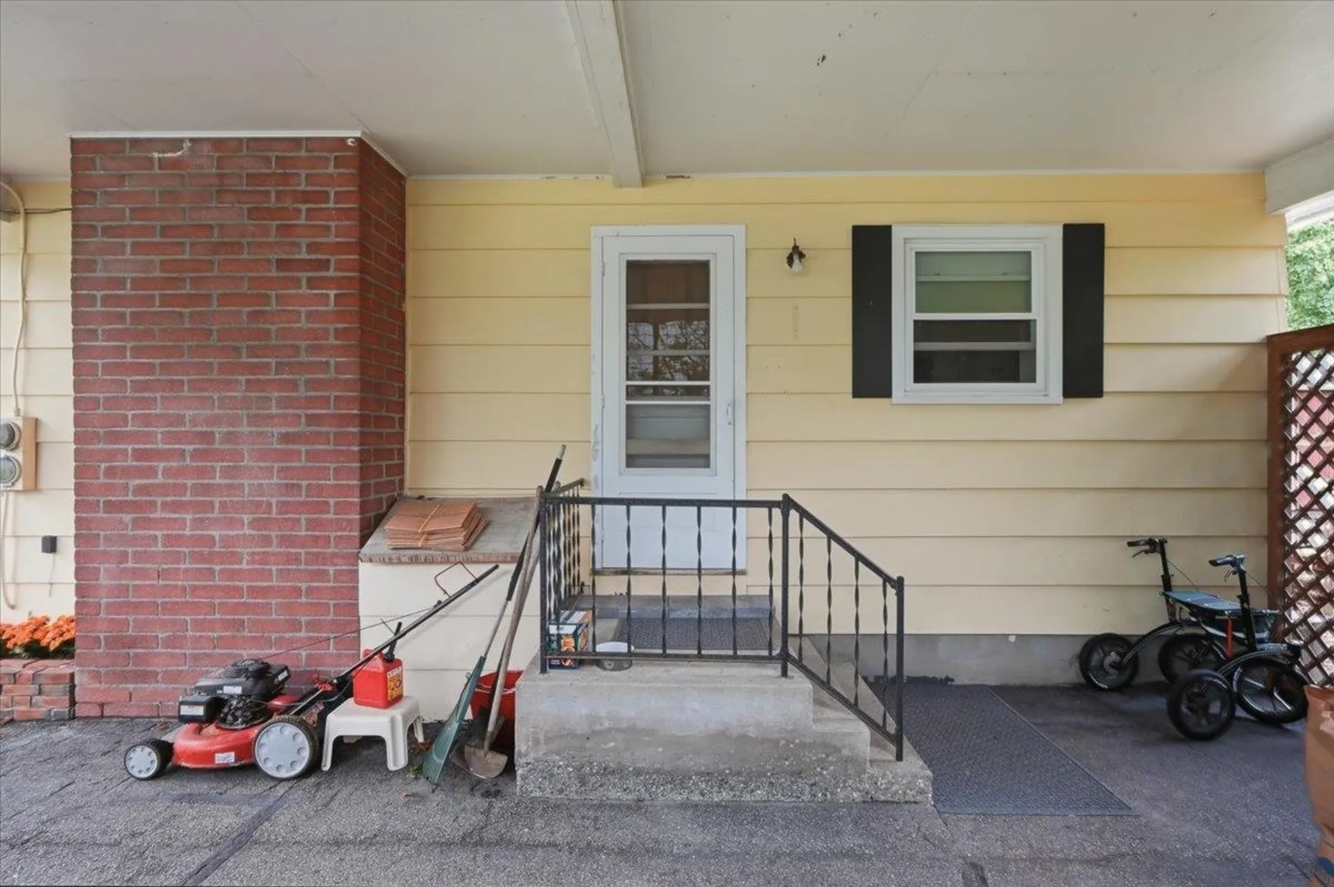 17 Rotunda Avenue Essex Junction VT 05452
