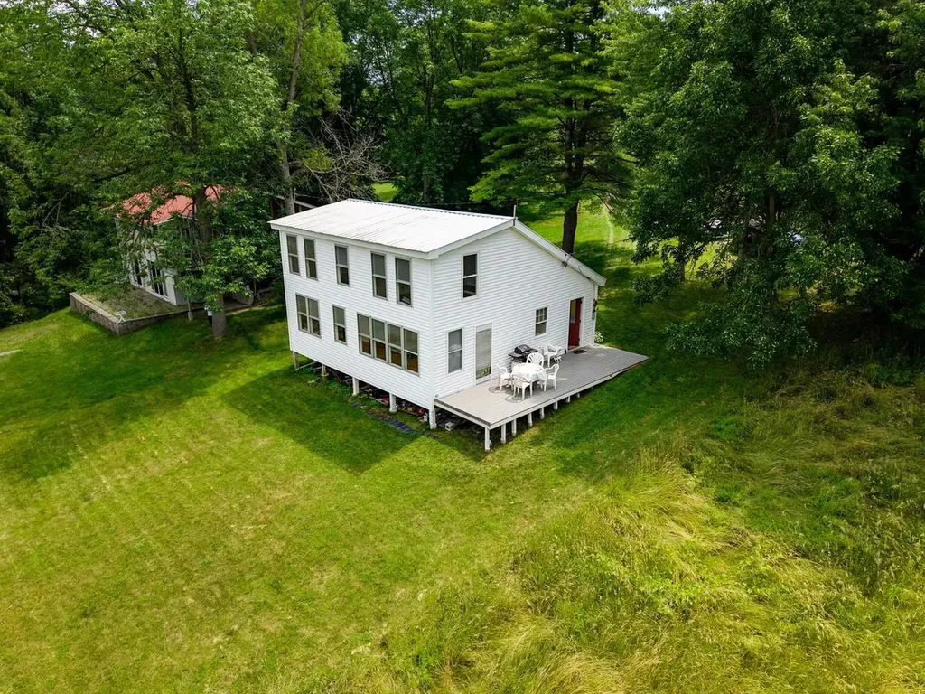 56 Giards Bay Drive Bridport VT 05734