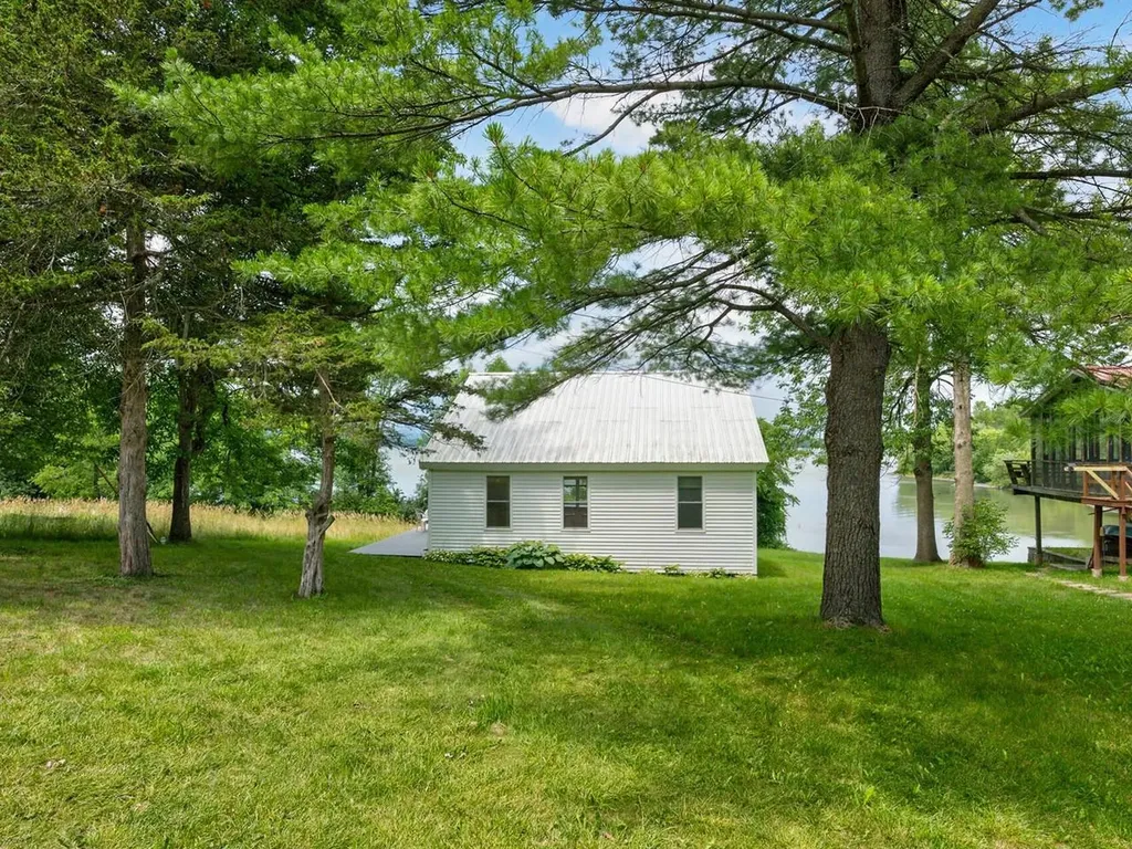 56 Giards Bay Drive Bridport VT 05734