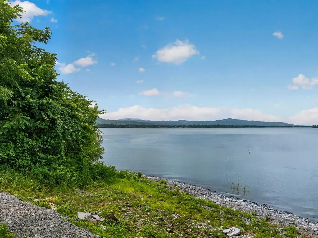 56 Giards Bay Drive Bridport VT 05734