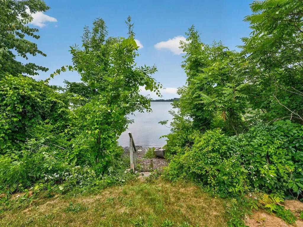 56 Giards Bay Drive Bridport VT 05734