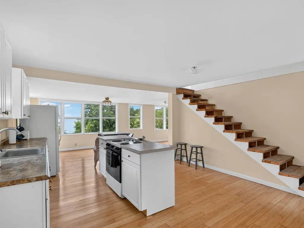 56 Giards Bay Drive Bridport VT 05734