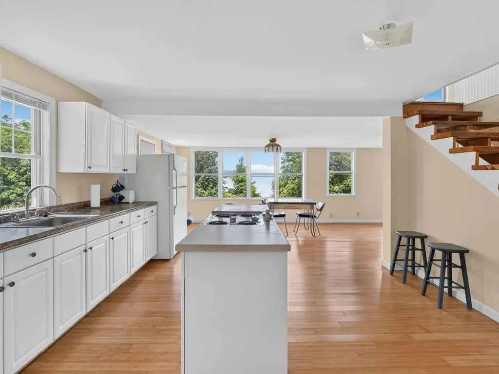 56 Giards Bay Drive Bridport VT 05734