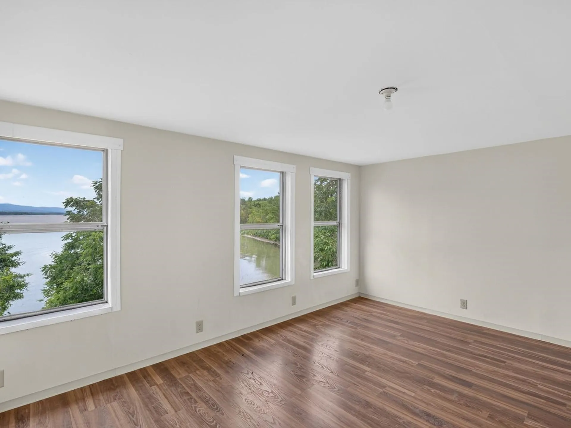 56 Giards Bay Drive Bridport VT 05734