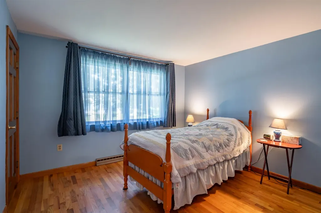 6 Aztec Road Nashua NH 03063