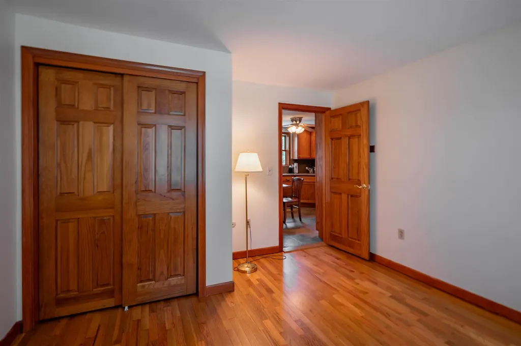 6 Aztec Road Nashua NH 03063