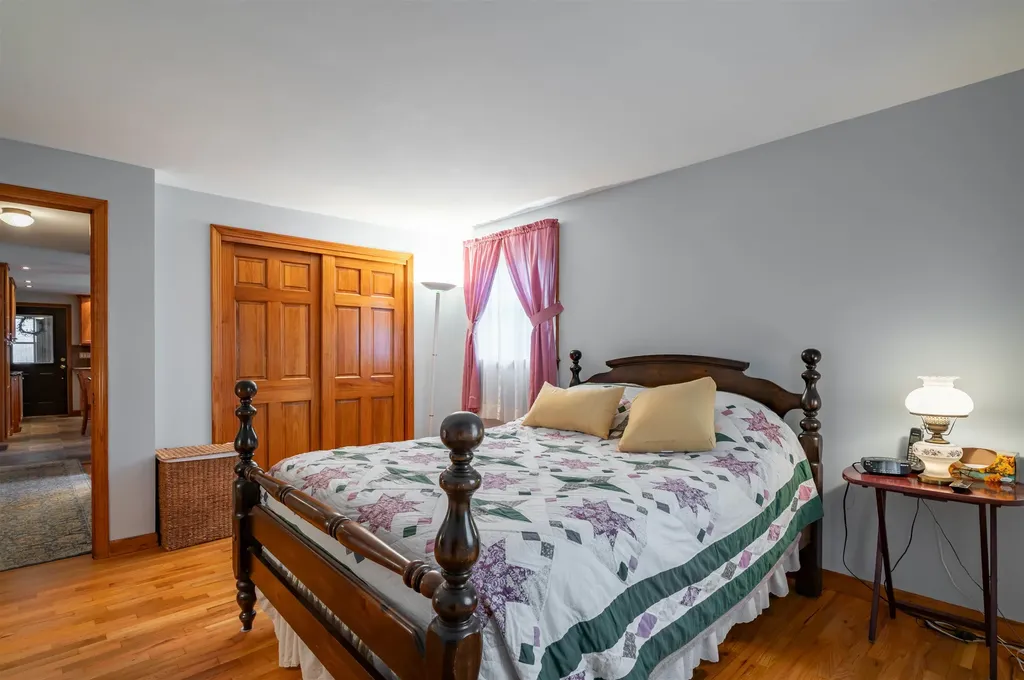 6 Aztec Road Nashua NH 03063