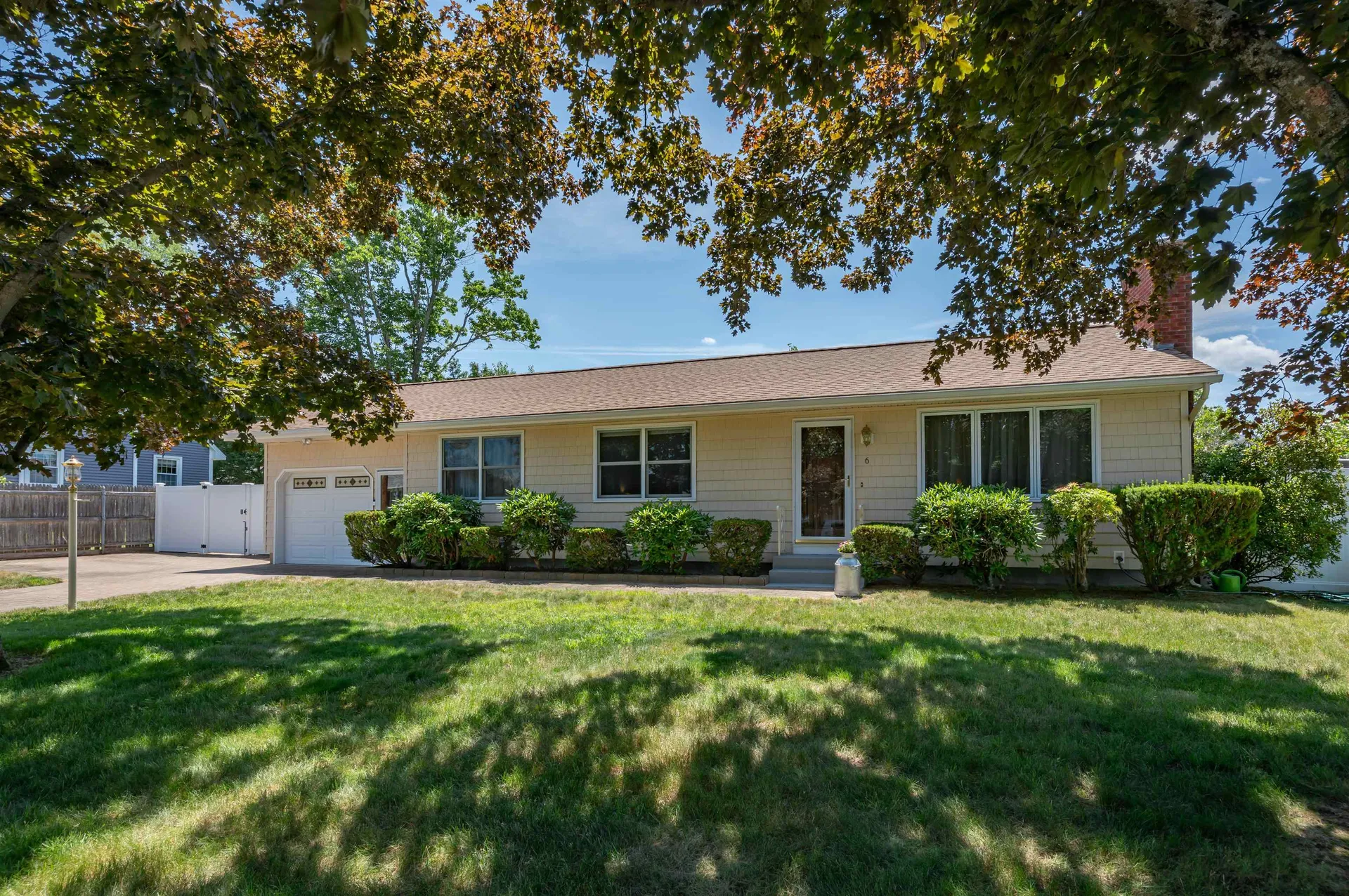 6 Aztec Road Nashua NH 03063
