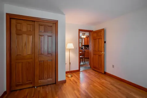 6 Aztec Road Nashua NH 03063