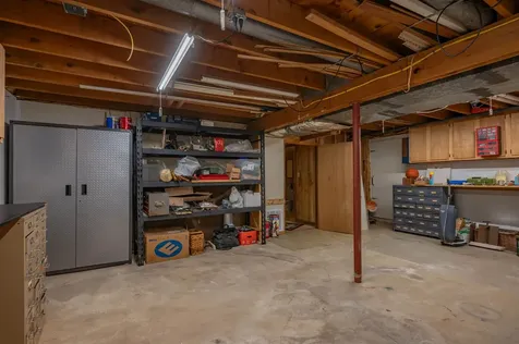 6 Aztec Road Nashua NH 03063