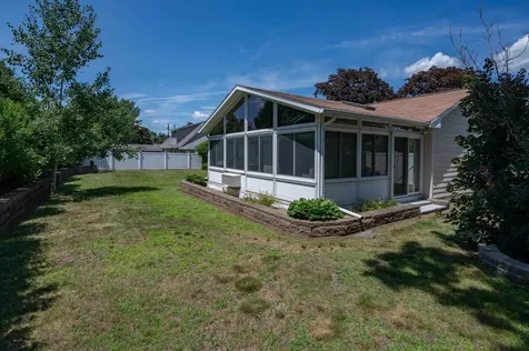 6 Aztec Road Nashua NH 03063