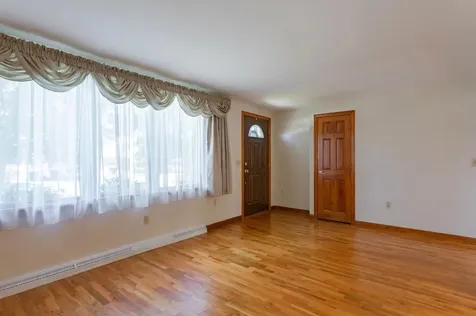 6 Aztec Road Nashua NH 03063