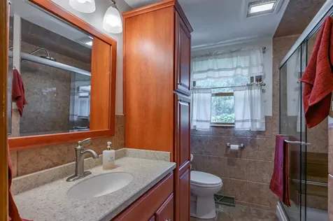 6 Aztec Road Nashua NH 03063
