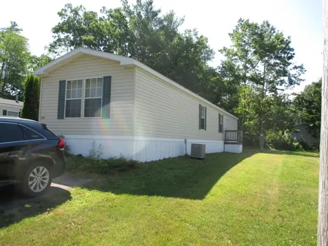 109 Colonial Avenue Somersworth NH 03878