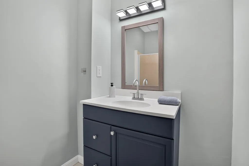 18 Cobble Hill Road Nashua NH 03062