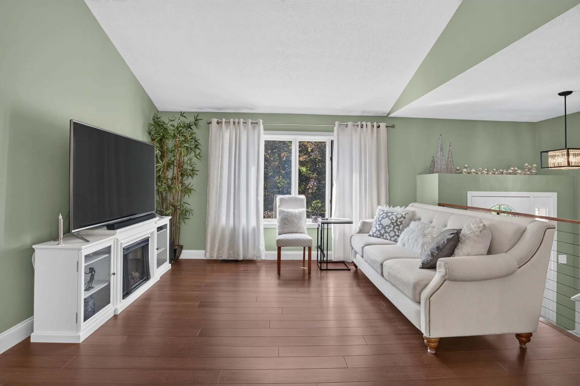 18 Cobble Hill Road Nashua NH 03062
