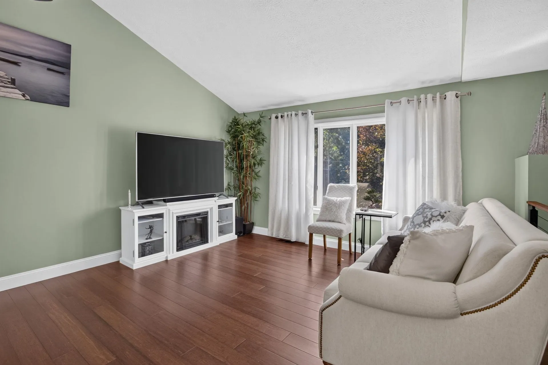 18 Cobble Hill Road Nashua NH 03062