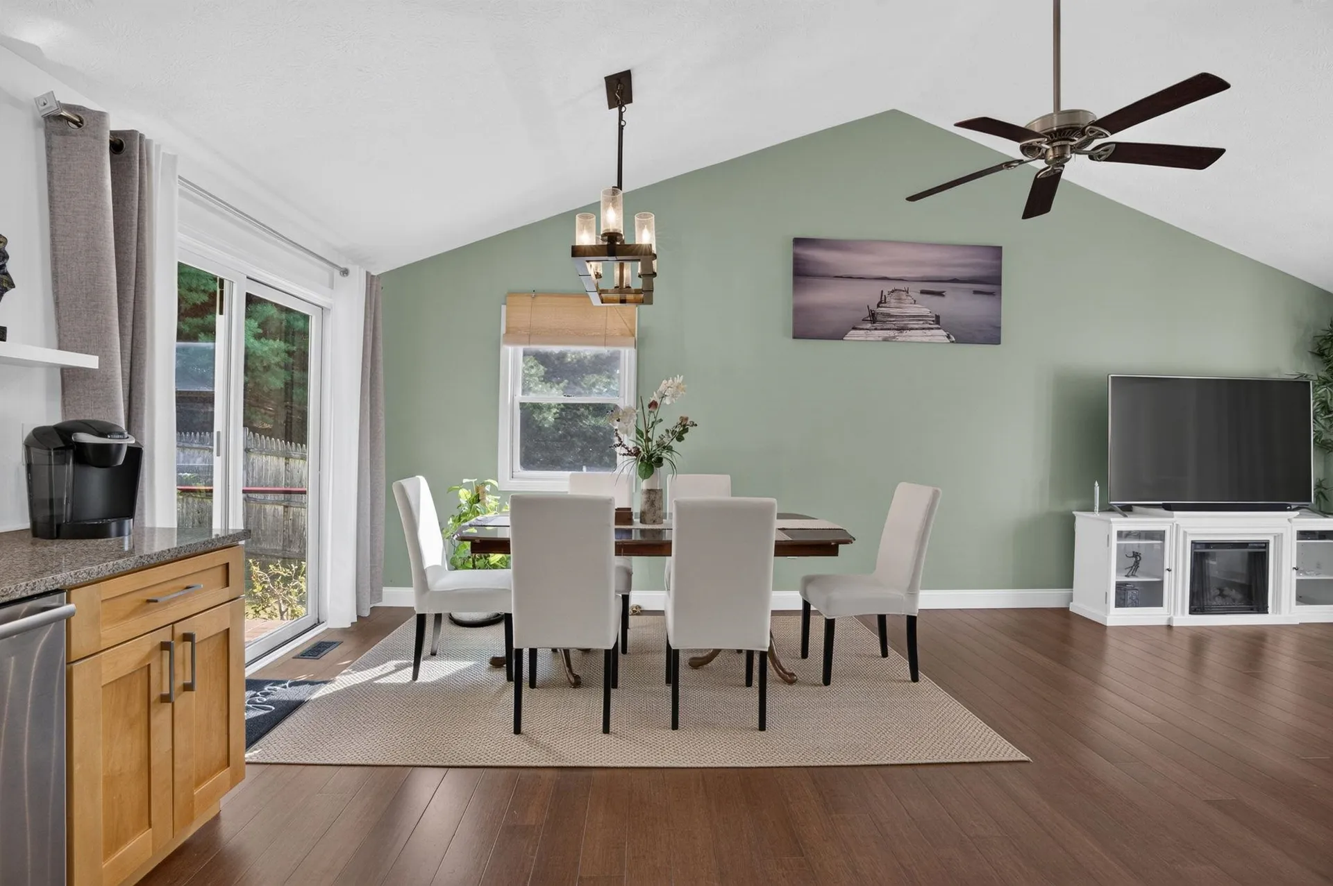 18 Cobble Hill Road Nashua NH 03062